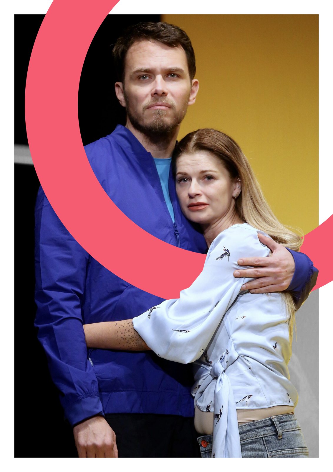 Becsapódás poster with a pink arc around two actors